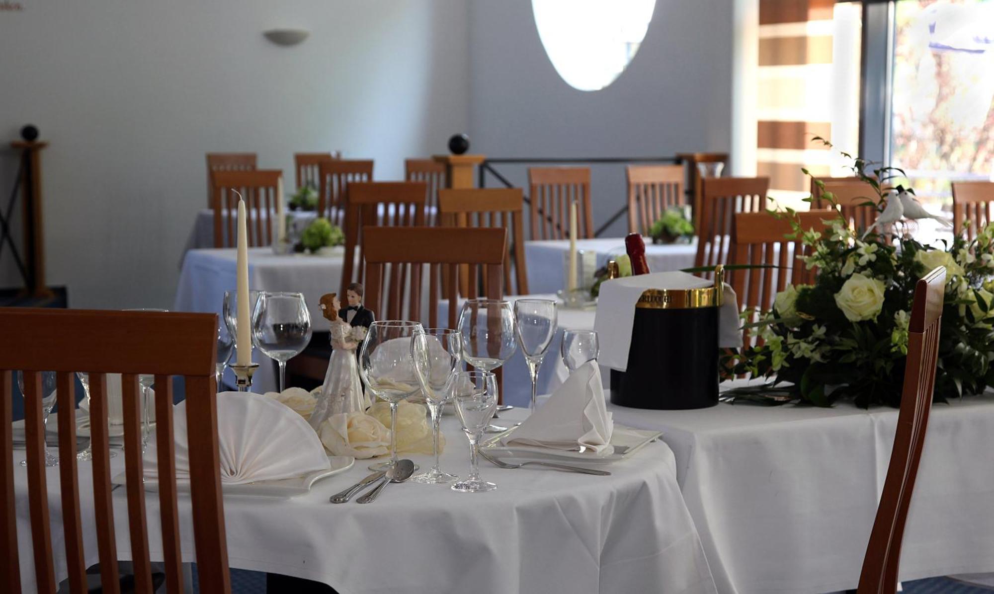 Hotel Antares Halberstadt Bagian luar foto