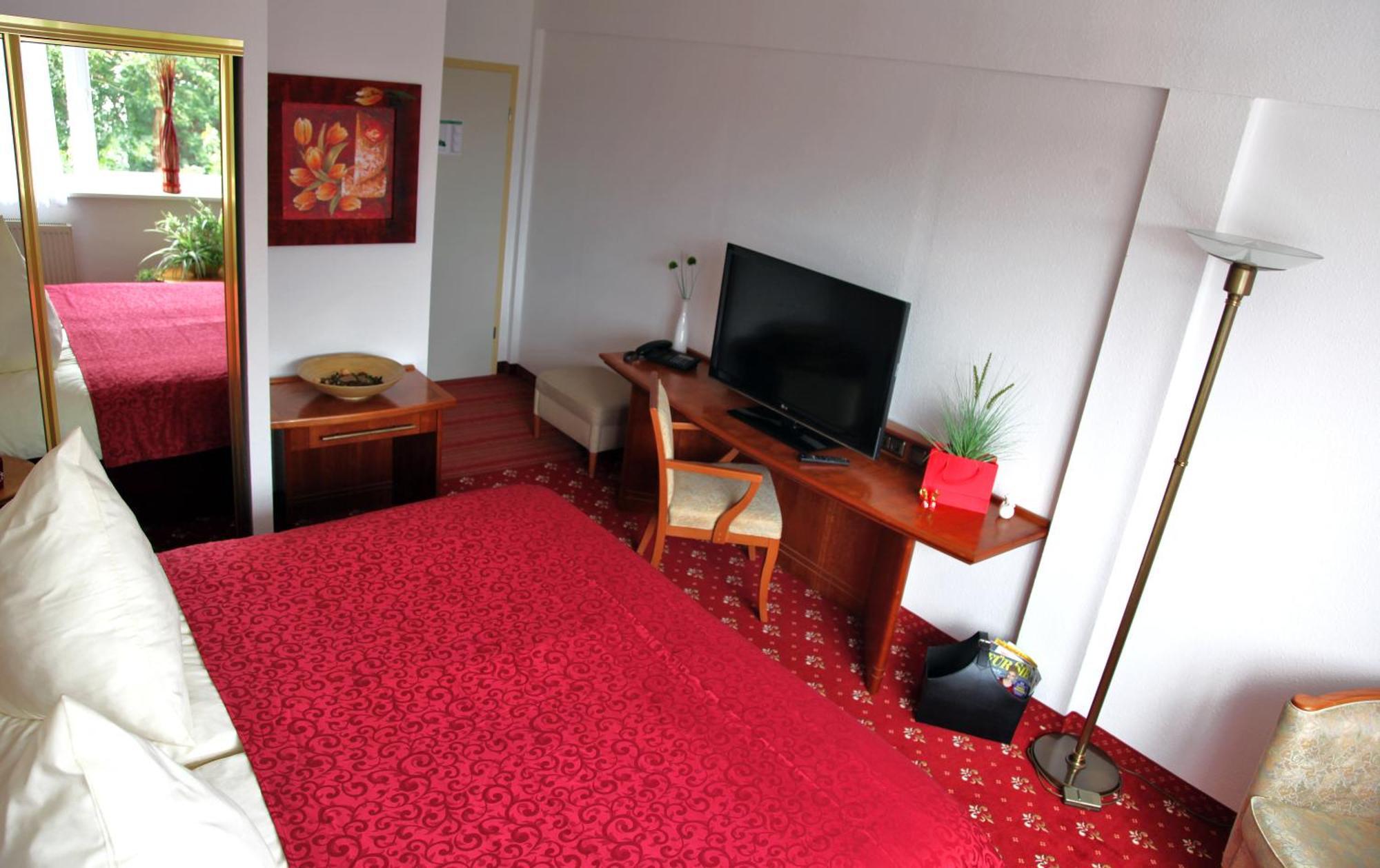 Hotel Antares Halberstadt Bagian luar foto